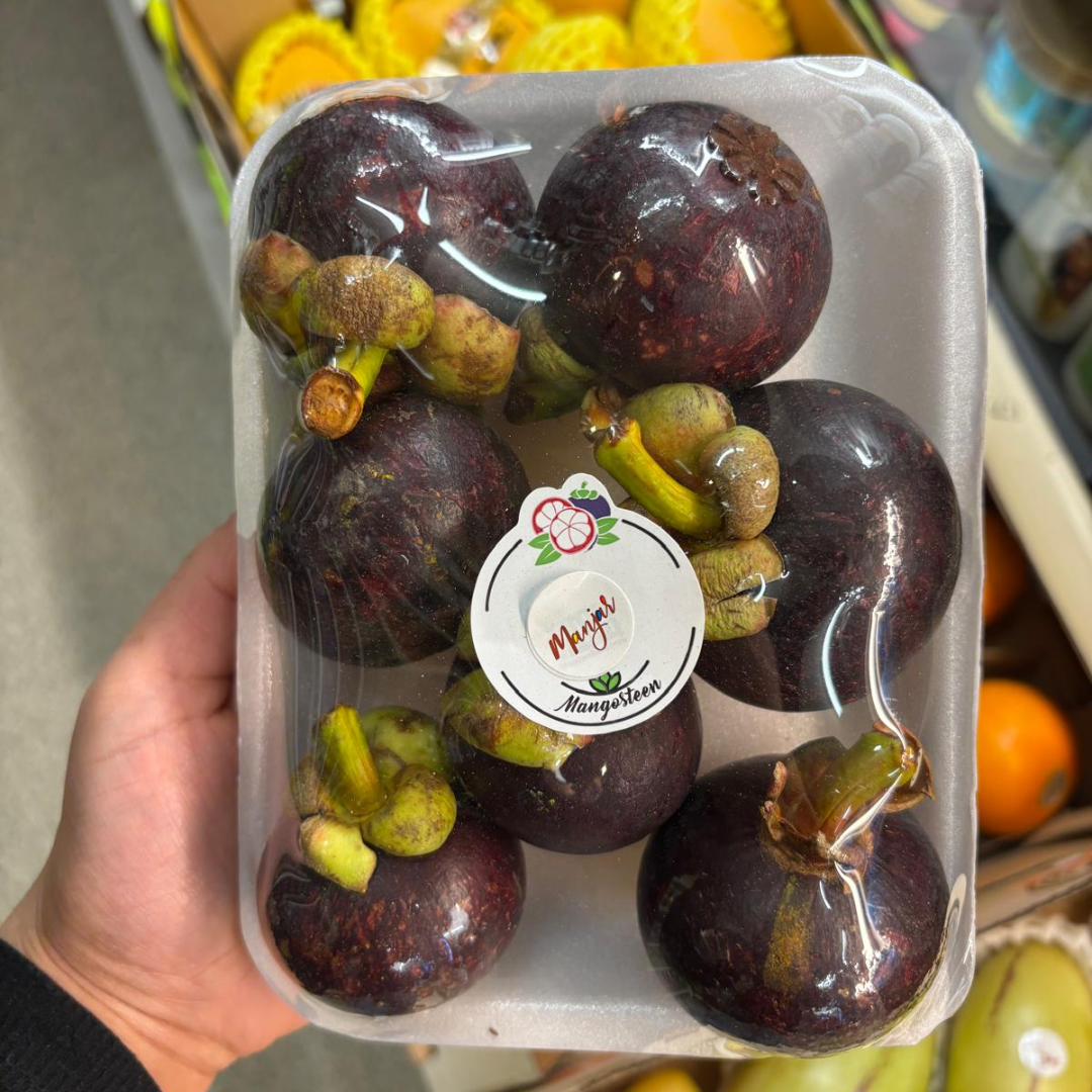 Columbian Mangosteen (Approx 450g)