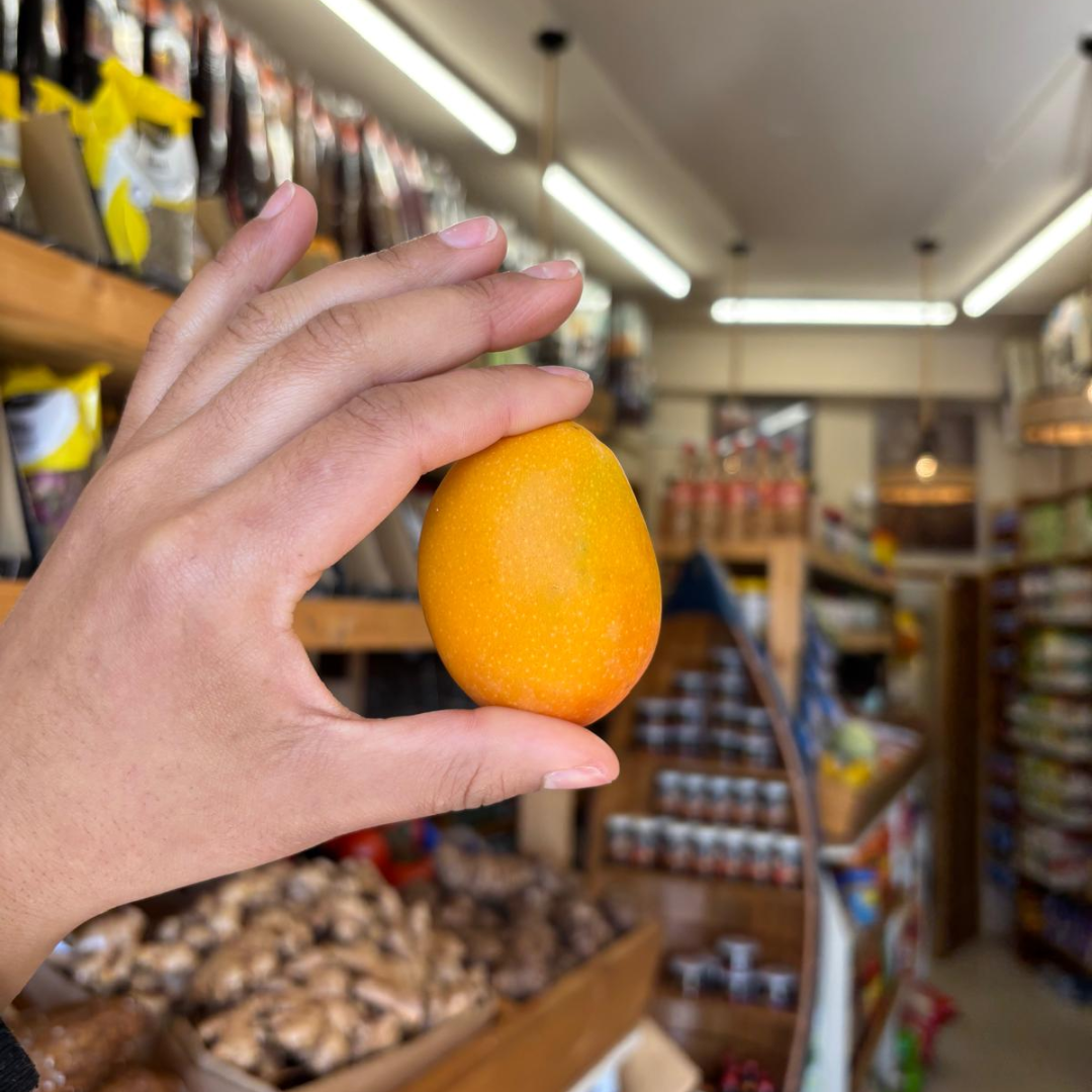 Small Baby Columbian Mango (Single)