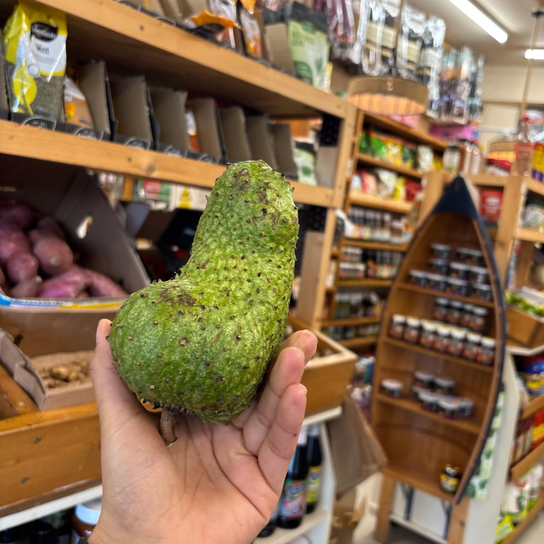 St Lucian Soursop (Graviola) - Approx 510g - Listing H