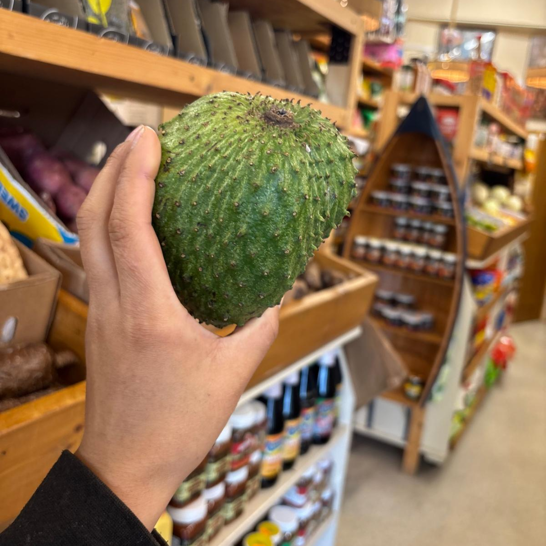 St Lucian Soursop (Graviola) - Approx 580g - Listing G