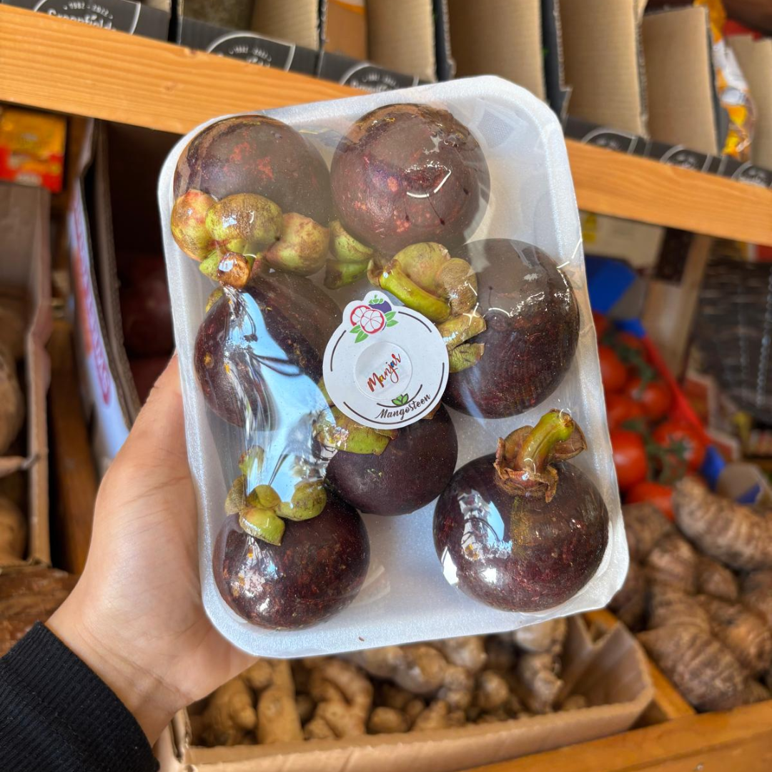 Columbian Mangosteen (Approx 450g)