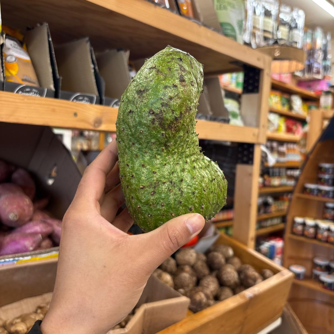 St Lucian Soursop (Graviola) - Approx 510g - Listing H